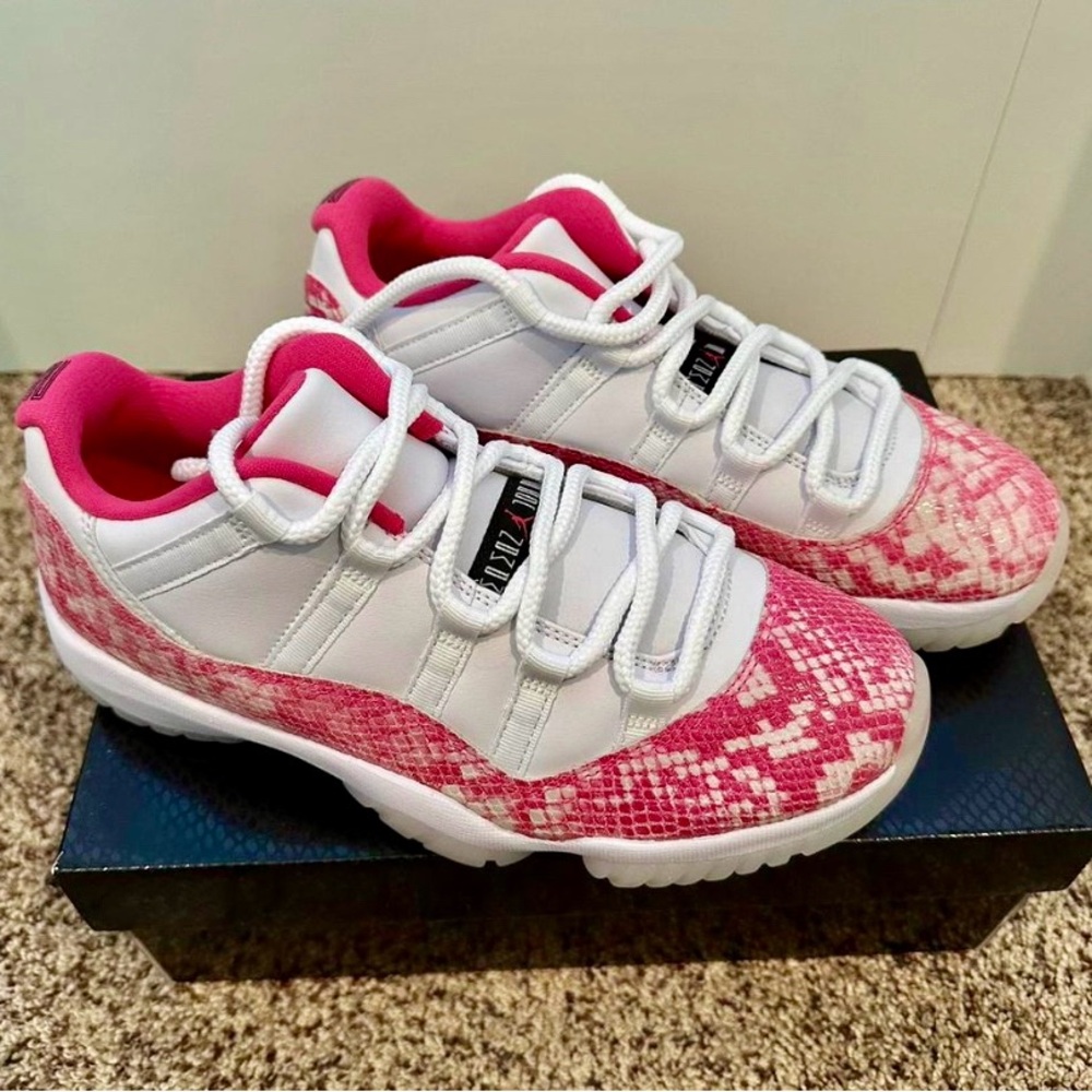 Jordan 11 low pink snakeskin